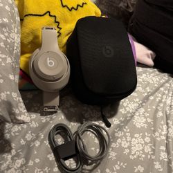 Beats Studio Pro (sandstone)