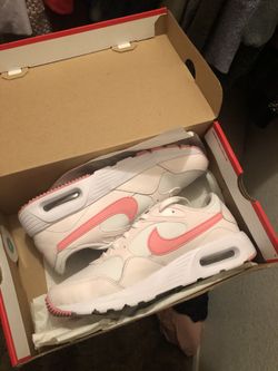 Nikes Pink And White Womens