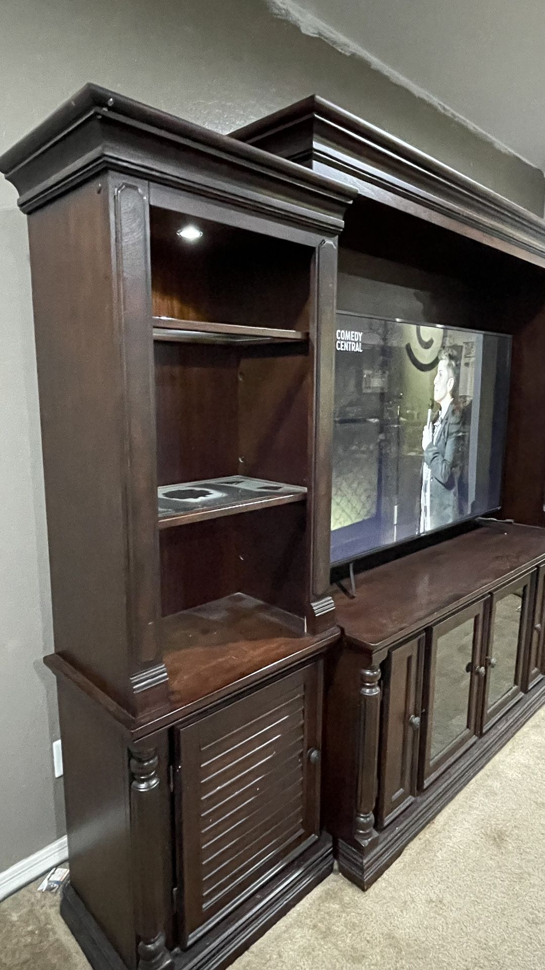 Free Entertainment center furniture for Sale in Queen Creek, AZ OfferUp