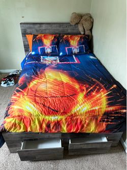 Full size bed