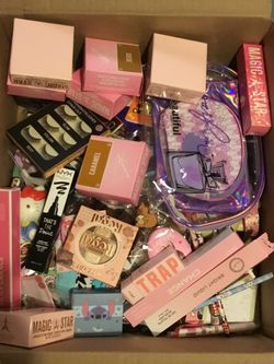 Mixed Beauty & Sanrio  Bundle 100 pcs Lot