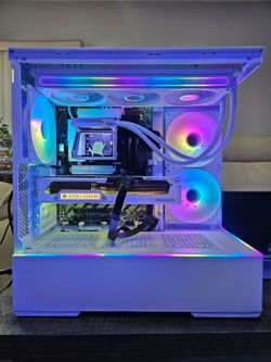 TRYX Holo Gaming PC • RX 9070 XT • Intel Core Ultra 7 265K • 32GB DDR5 • 1TB M.2 • Holographic AIO