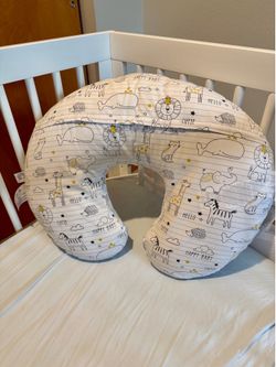 Boppy Nursing Pillow Clean Good Condition