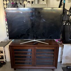 Samsung 48inch flat-screen television, - Smart TV