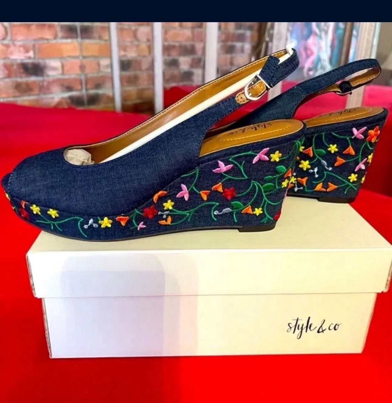 Style & Co Women’s Cute Posie Denim Wedge embroidered shoes- Size 8.5
