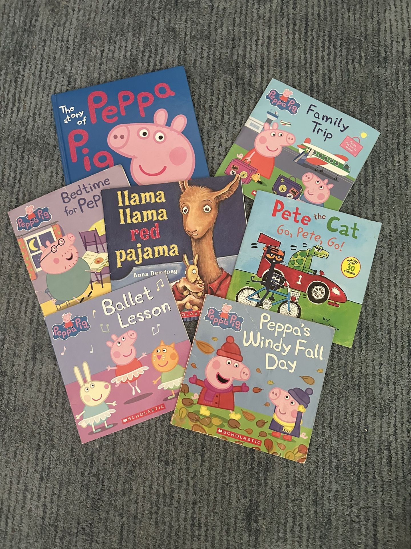 LOT OF PEPPA PIG BOOKS