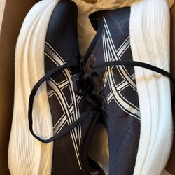 Gel Nimbus 27 Size 11