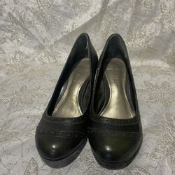Nine West dark green heels size 8