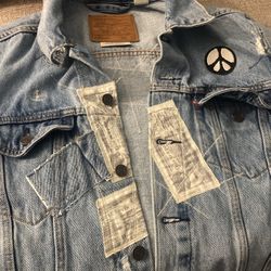Levi Trucker Jacket (Small ) 