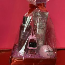 Victoria Secret Blushing  Bubbly Gift Set 