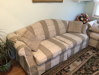 Couch / Sofa Set :Loveseat & 3 Seater