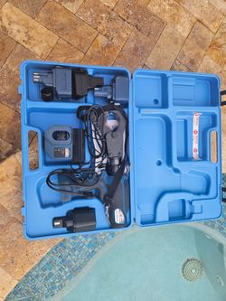 Wire cutter and wire crimper