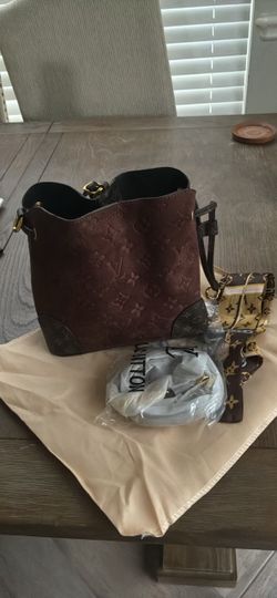 Bucket bag