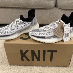 YEEZY 350 V2 CMPCT SLATE WHITE  Size 8 Brand new