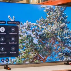 NEW 4K Samsung Smart TV 65" UHD