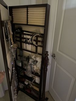 Ladies Jewelry Storage