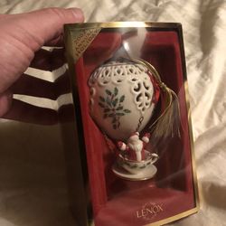 LENOX 2002 Annual Holiday Hot Air Balloon