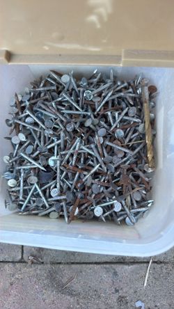 Around 4 lbs of framing nails