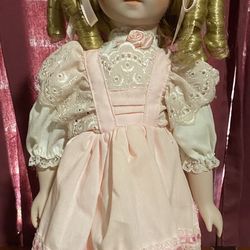 $25 ABeautiful Blonde Doll Looks like it was made by Royal Crown 