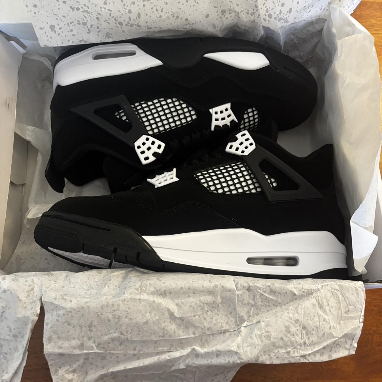 Jordan 4 White Thunder