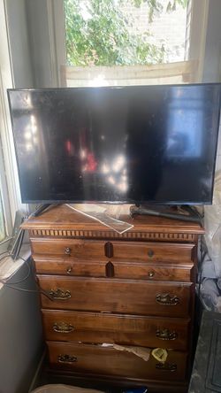 42 inch TV not smart. Good game TV. 42 inch TV not smart. Good game TV.