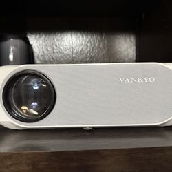 preown Vankyo projector 90%new 
