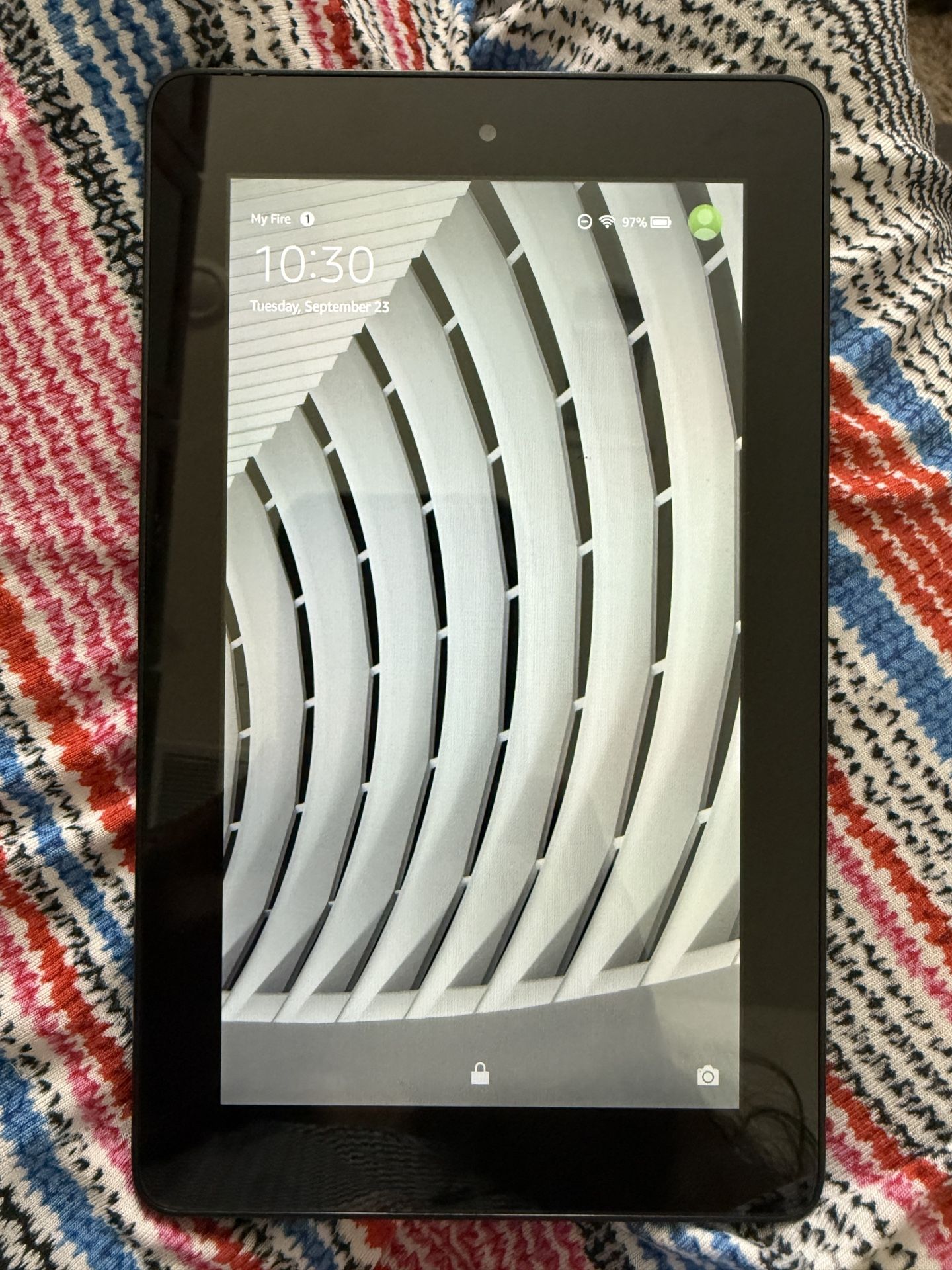 FOR SALE: Used Kindle In Excellent Condition