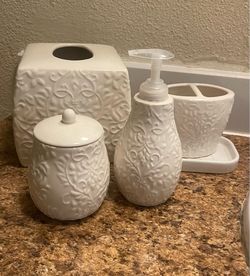 Bathroom Accessories Set of 5- White-