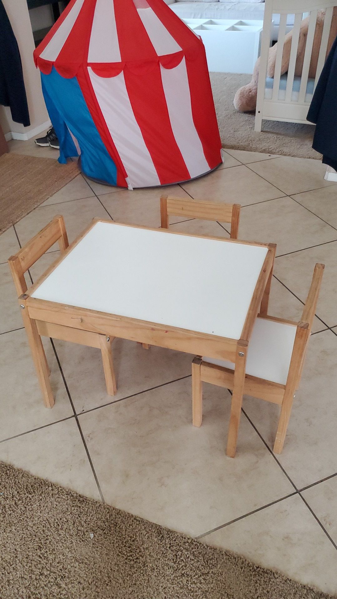 Kids table and 3 chairs