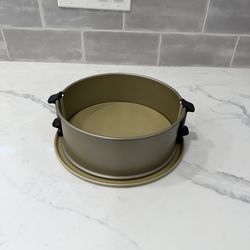 Williams Sonoma Goldtouch® Pro Nonstick Leakproof Springform Cake Pan, 9"