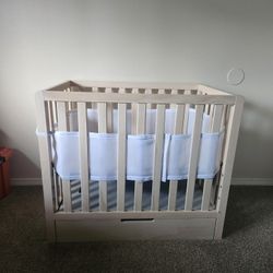 Carters By DaVinci 4 In 1 Convertable Crib