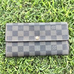 LV Wallet 