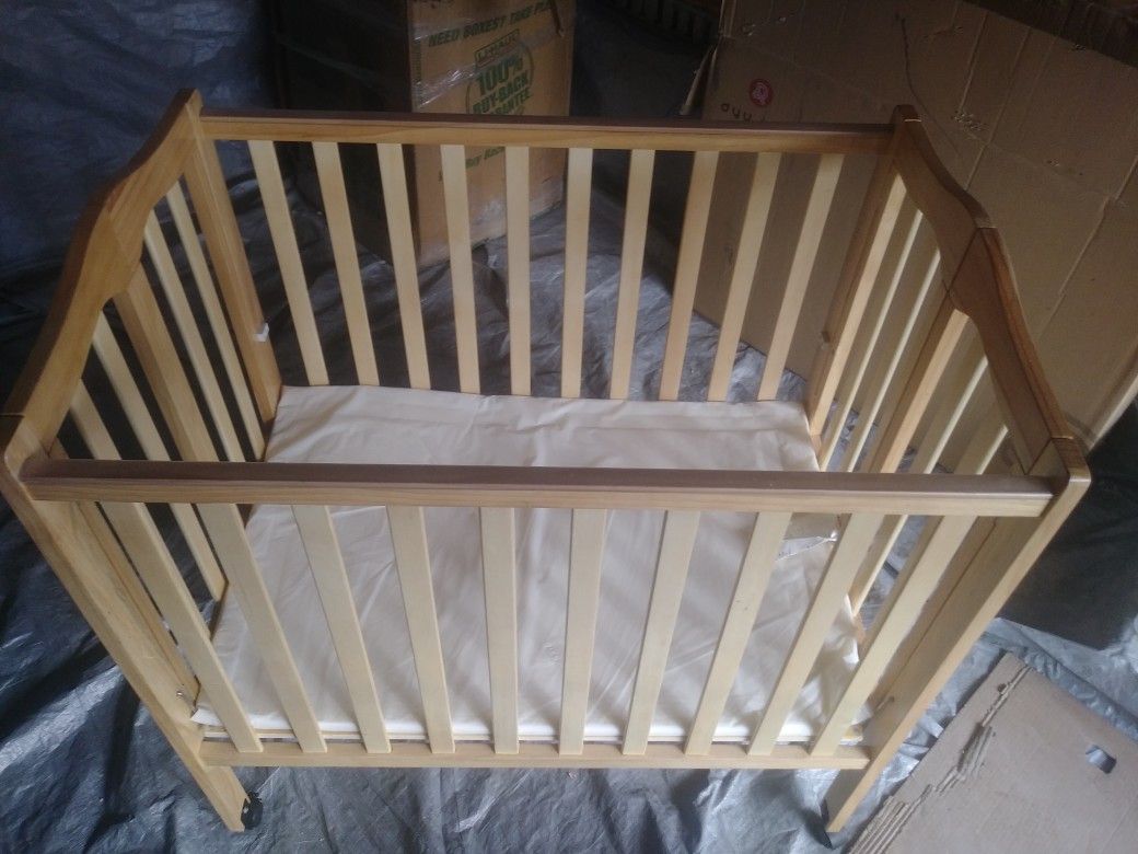Foldable baby crib $45