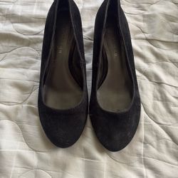 Used Short Black Wedges