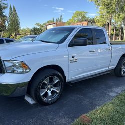 RAM 1500   V6 Flex Fuel 3.6L Año 2018