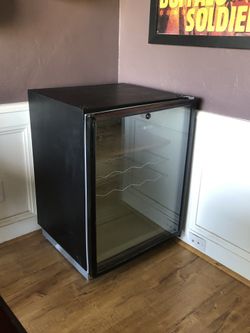 ULINE - Wine/Beer/Beverage Fridge