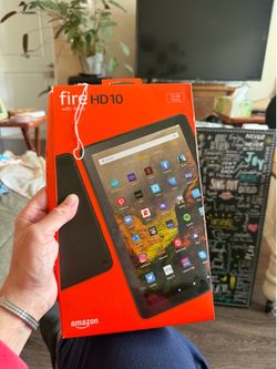 Amazon Fire HD 10 with Alexa 32GB, Wi-Fi, 10.1" - Black