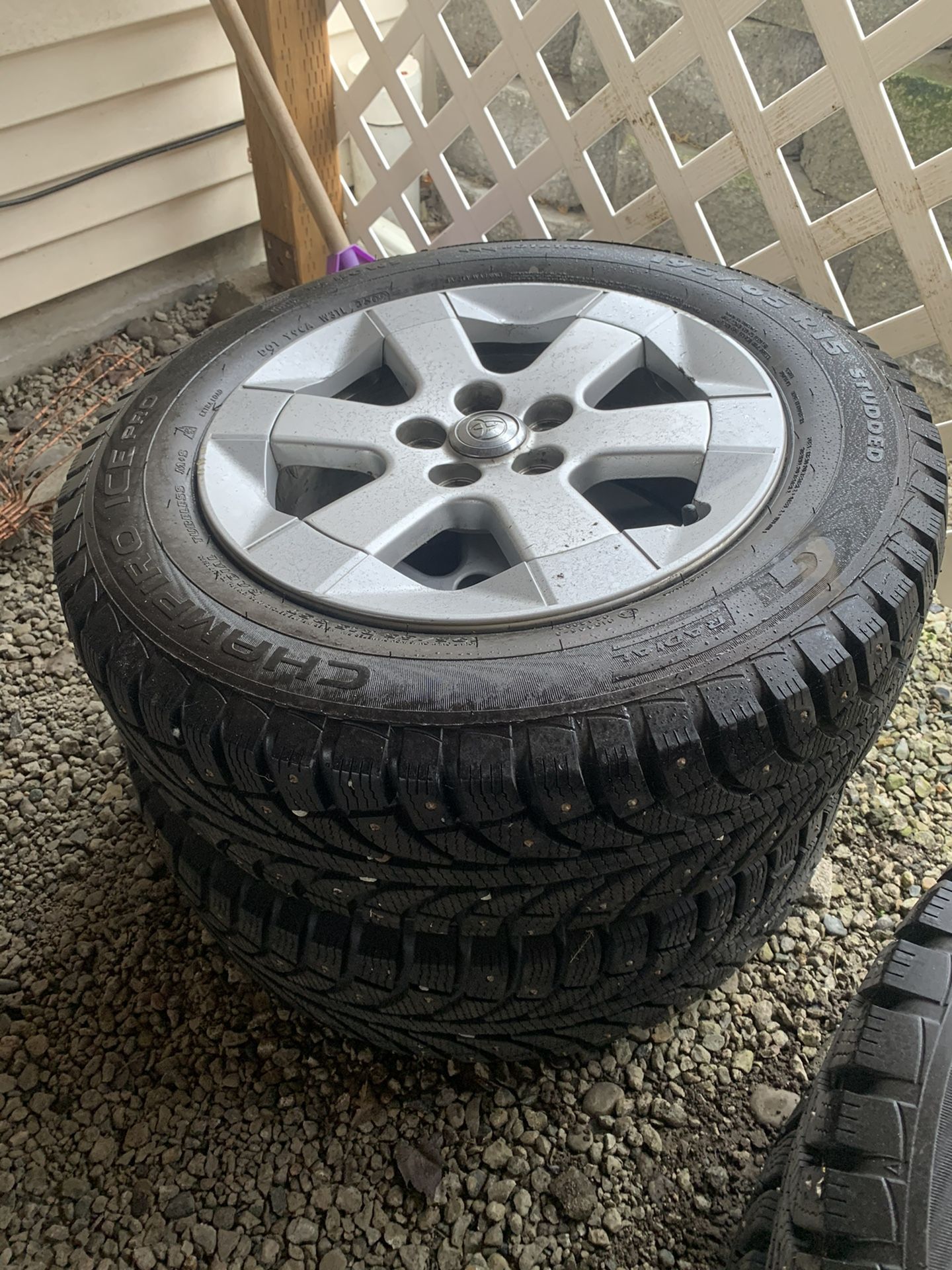 195/65 R15 Snow Tire On Wheel for Toyota Prius 2 available