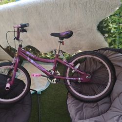 Kids Pink Bike!!!