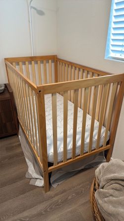 Baby Crib wi try Mattress