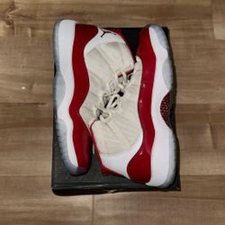Air Jordan 11 Retro - Cherry Size 7 Y