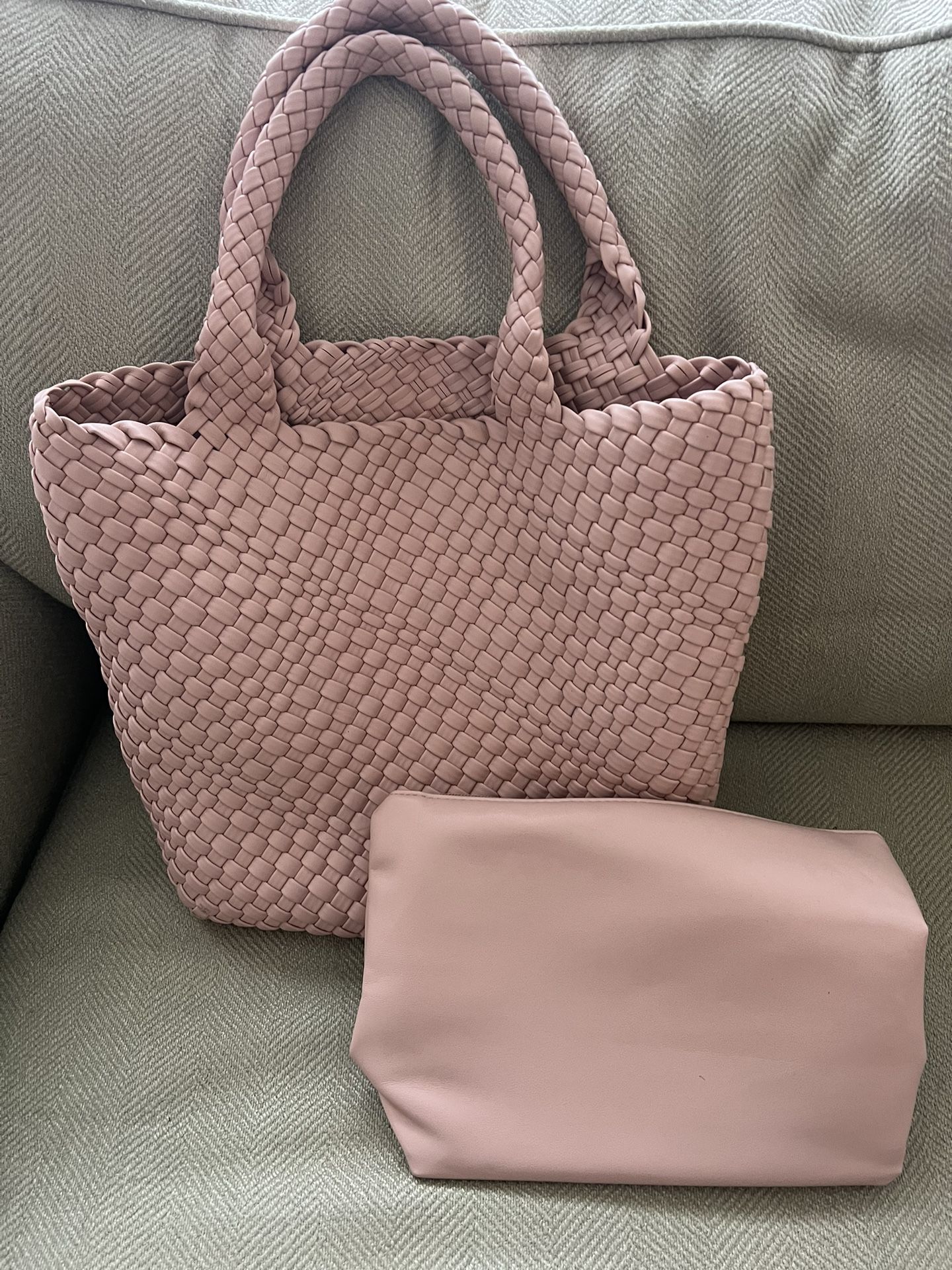 Byndia ny Soft Pink Purse With Cosmetic Bag