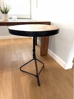 Industrial coffee table or bistro table (solid wood, height-adjustable) - modern style