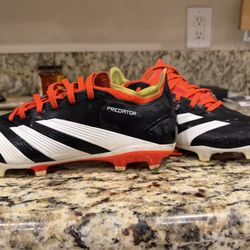 Adidas Men Size 7.5 Soccer Cleats Predator