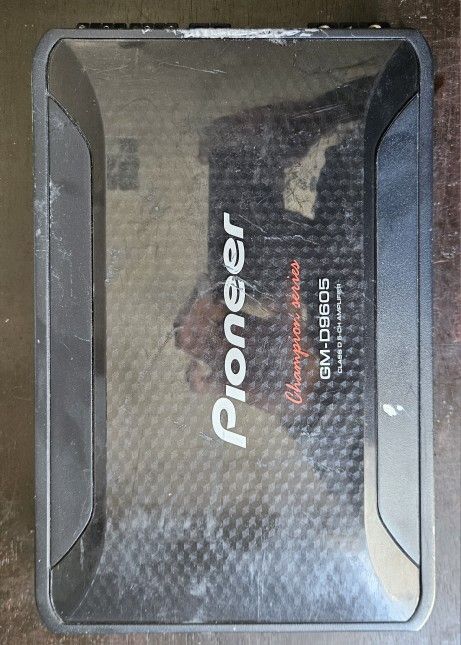PIONEER GM-D9605 AMPLIFIER Class D 5-Channel Amplifier with Wired Bass Boost Remote
2,000 Watts Max Power