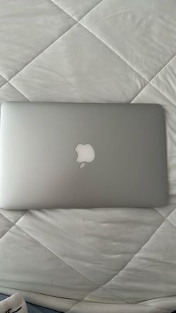 MacBook Air 11inch apple computer