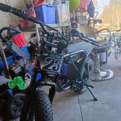 EBIKE FOR KIDS AND TEENS (Price Is Negotiable Message Me For More Details)