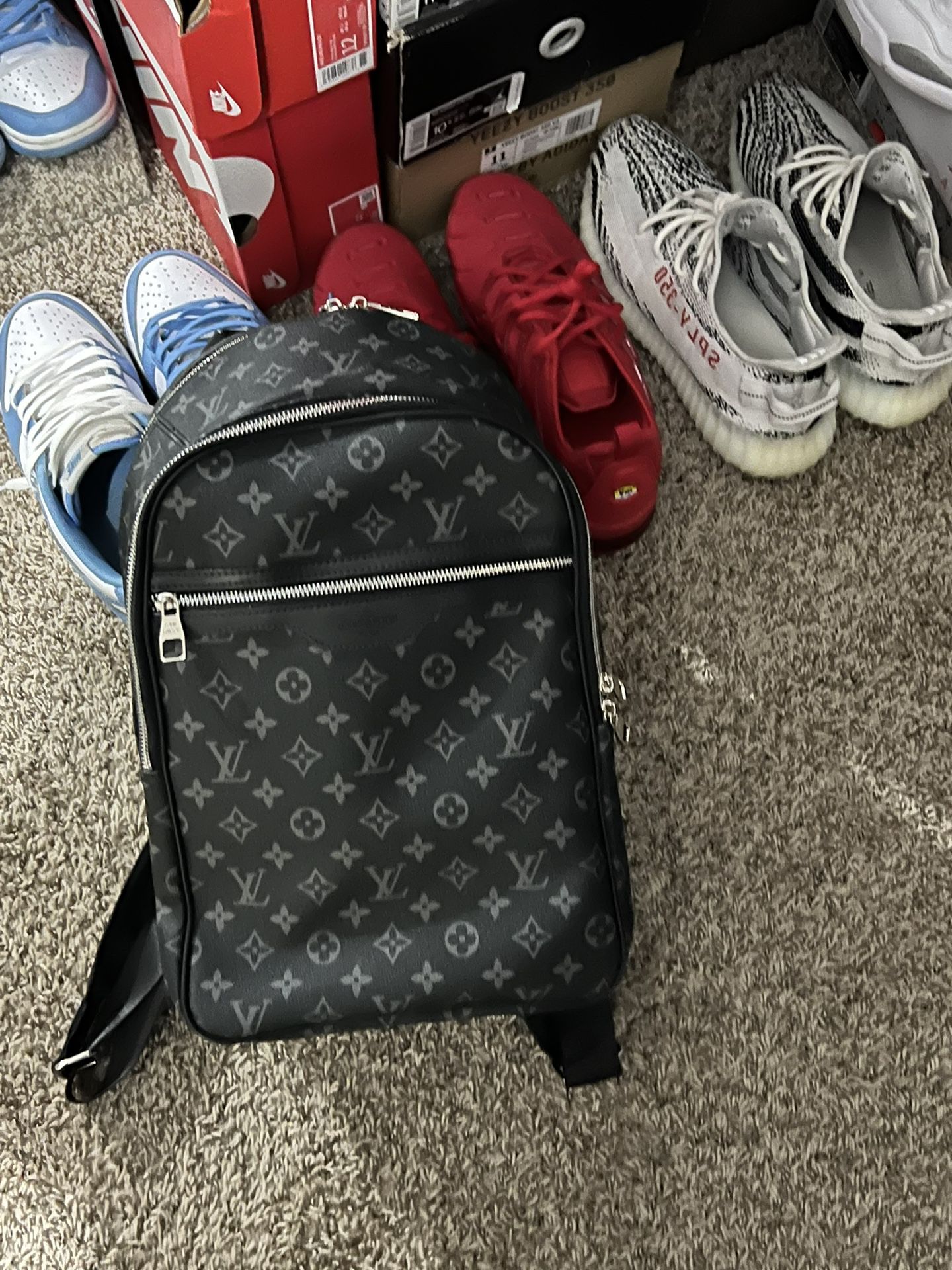 3 year old Louis Vuitton Mom Bag for Sale in Bartlett, IL - OfferUp