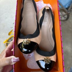 Tory Burch Flats Shoes (7.5)