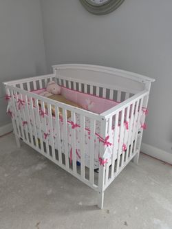 Graco White Baby Crib with Mattress & Bedding